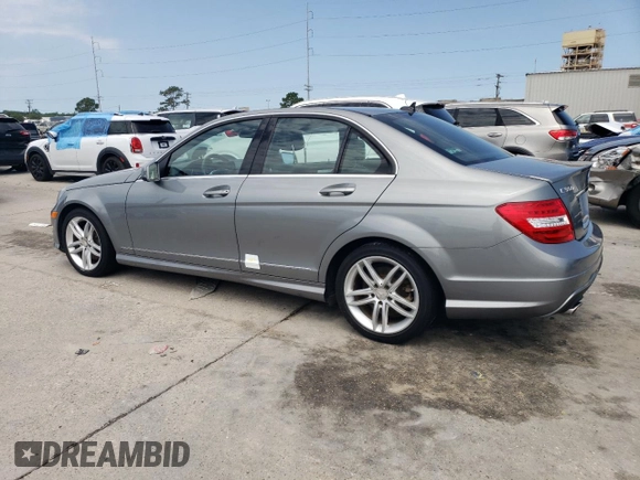 2013 Mercedes-Benz C 300 Sport z VIN WDDGF8AB9DR301692, wystawiony jako Copart lot #54919645 z przebiegiem 58 482 mil mil oraz Szkoda całkowita • Salvage title. Historia ofert i sprzedaży dostępna na DreamBid. Obrazek 2.
