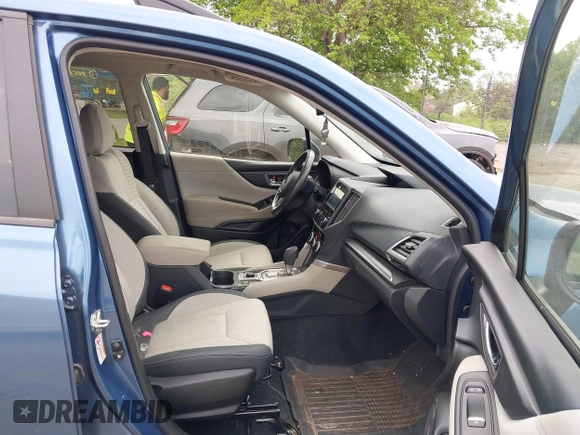 2019 Subaru Forester Premium with VIN JF2SKAGCXKH442640, listed as a IAAI auction lot 42488712 with 37,964 mi miles and . Bid and sale history available at DreamBid. Image 5.