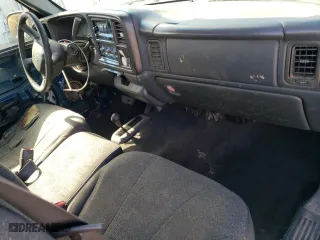 2000 Chevrolet Silverado 1500 with VIN 1GCEK14V7YZ206516, listed as a Copart auction lot 61213624 with 267,465 mi miles and Salvage Title. Bid and sale history available at carsss.com. Image 8.