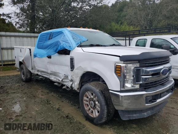 2019 Ford F-350 with VIN 1FD8W3BT8KEF59372, listed as a Copart auction lot 57202484 with 216,006 mi miles and Salvage title. Bid and sale history available at DreamBid. Image 4.