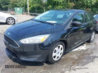 2016 Ford Focus S z VIN 1FADP3E26GL393235, wystawiony jako IAAI lot #42385660 z przebiegiem 133 049 mil mil oraz . Historia ofert i sprzedaży dostępna na DreamBid. Obrazek 2.