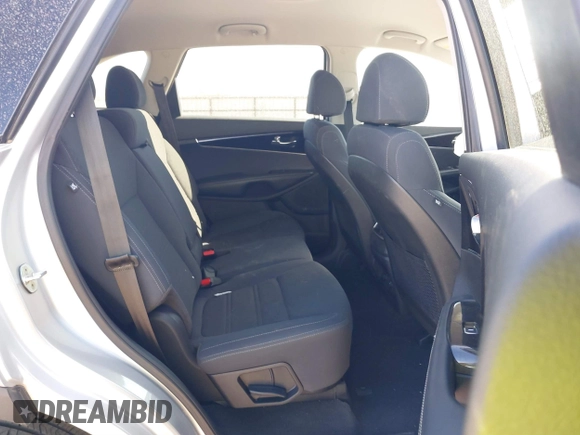 2018 Kia Sorento LX with VIN 5XYPGDA37JG376605, listed as a IAAI auction lot 41812731 with 118,579 mi miles. Bid and sale history available at carsss.com. Image 8.