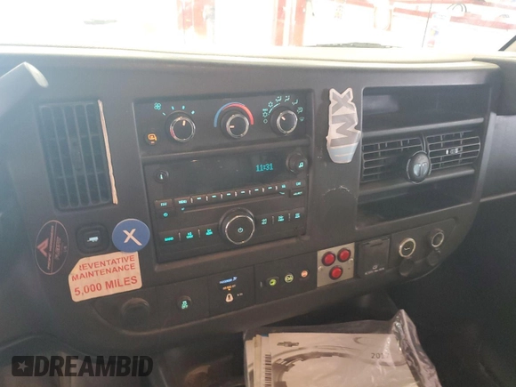 2017 Chevrolet Express Cargo z VIN 1GCWGAFF7H1248369, wystawiony jako IAAI lot #42844628 z przebiegiem 173 570 mil mil oraz . Historia ofert i sprzedaży dostępna na DreamBid. Obrazek 17.