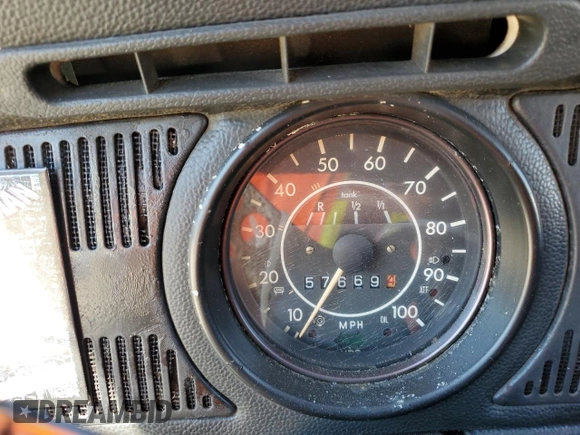 1972 Volkswagen Beetle с VIN 1122371354, выставлен на аукционе Copart как лот 77545834 с пробегом 57 669 миль миль и Списание • Salvage title. История ставок и продаж доступна на DreamBid. Изображение 9.