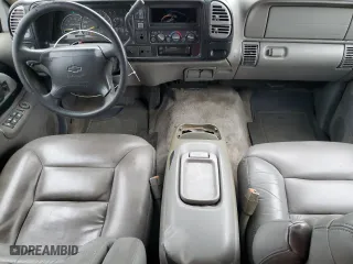 1997 Chevrolet Tahoe with VIN 1GNEC13R3VJ406120, listed as a Copart auction lot 81569674 with 203,863 mi miles and Salvage Title. Bid and sale history available at carsss.com. Image 8.