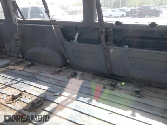 1999 Ford Econoline Passenger XL with VIN 1FBSS31LXXHB58391, listed as a IAAI auction lot 42031661 with 263,067 mi miles and . Bid and sale history available at DreamBid. Image 8.