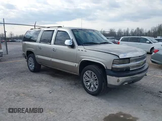 2003 Chevrolet Suburban Z71 with VIN 3GNFK16Z33G170733, listed as a IAAI auction lot 41741020 with 204,544 mi miles. Bid and sale history available at carsss.com. Image 1.