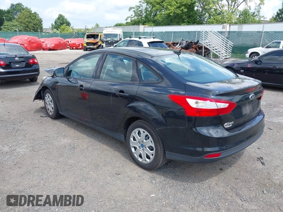 2012 Ford Focus SE z VIN 1FAHP3F26CL157551, wystawiony jako IAAI lot #42697232 z przebiegiem 135 024 mil mil oraz . Historia ofert i sprzedaży dostępna na DreamBid. Obrazek 3.