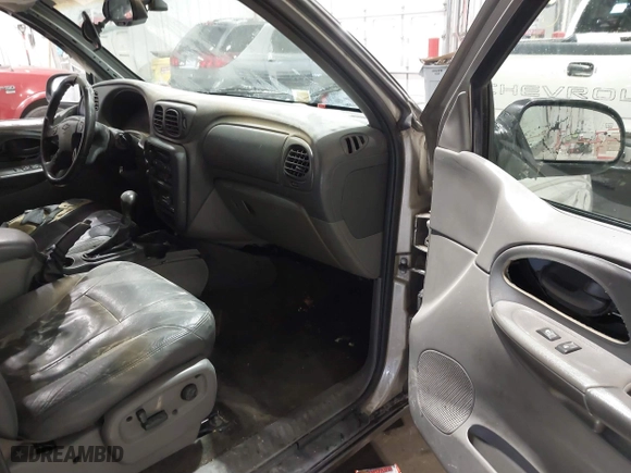 2002 Chevrolet TrailBlazer LTZ with VIN 1GNDT13SX22240103, listed as a IAAI auction lot 41832278 with 478,352 mi miles. Bid and sale history available at carsss.com. Image 5.