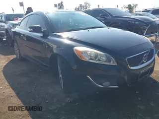 2013 Volvo C70 T5 with VIN YV1672MC8DJ139597, listed as a IAAI auction lot 41459072 with 115,807 mi miles. Bid and sale history available at carsss.com. Image 1.