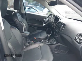 2020 Jeep Compass Limited z VIN 3C4NJDCB5LT238795, wystawiony jako IAAI lot #42236910 z przebiegiem 43 259 mil mil oraz . Historia ofert i sprzedaży dostępna na DreamBid. Obrazek 5.