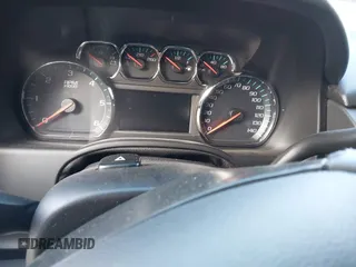 2017 Chevrolet Suburban LT z VIN 1GNSKHKC6HR246168, wystawiony jako IAAI lot #42150327 z przebiegiem Nie podano mil oraz . Historia ofert i sprzedaży dostępna na DreamBid. Obrazek 7.