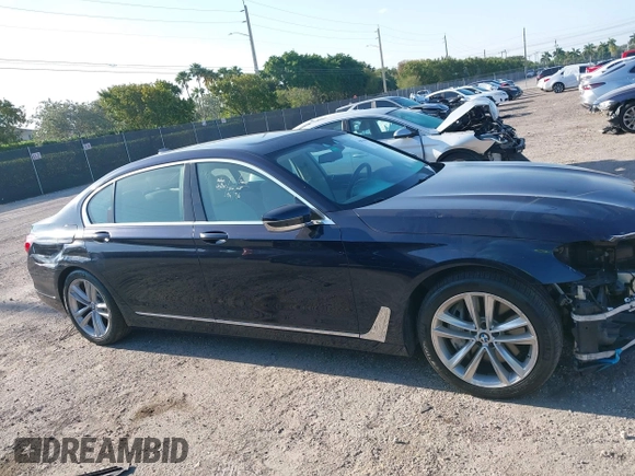 2018 BMW 7 Series ALPINA B7 xDrive with VIN WBA7F2C59JG424704, listed as a IAAI auction lot 42070608 with 56,690 mi miles and . Bid and sale history available at carsss.com. Image 14.
