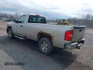2009 Chevrolet Silverado 1500 LT w/1LT with VIN 1GCEC14009Z188511, listed as a IAAI auction lot 41949101 with 489,749 mi miles. Bid and sale history available at carsss.com. Image 3.