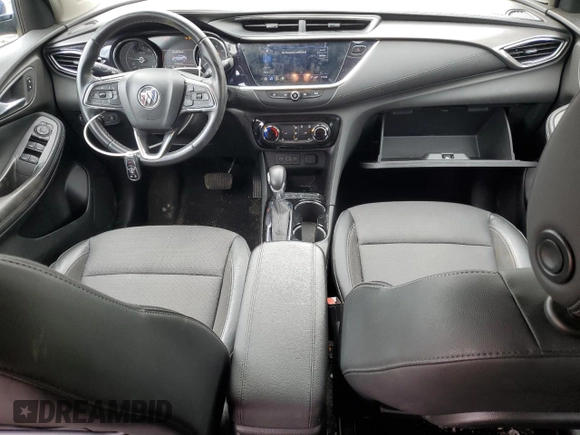 2022 Buick Encore GX Preferred z VIN KL4MMCSL0NB098158, wystawiony jako Copart lot #56724195 z przebiegiem 68 009 mil mil oraz Szkoda całkowita • Salvage title. Historia ofert i sprzedaży dostępna na DreamBid. Obrazek 8.