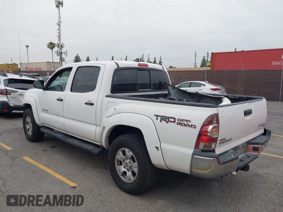 2014 Toyota Tacoma PreRunner z VIN 3TMJU4GN3EM170360, wystawiony jako IAAI lot #42438394 z przebiegiem 223 101 mil mil oraz . Historia ofert i sprzedaży dostępna na DreamBid. Obrazek 3.