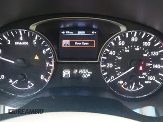 2013 Nissan Pathfinder S with VIN 5N1AR2MM5DC689696, listed as a IAAI auction lot 41445945 with 121,902 mi miles. Bid and sale history available at carsss.com. Image 7.