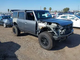 2022 Ford Bronco with VIN 1FMEE5DP9NLB37001, listed as a IAAI auction lot 41849280 with NaN miles. Bid and sale history available at carsss.com. Image 1.