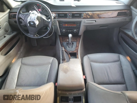 2007 BMW 3 Series 328i z VIN WBAVA33507KX72442, wystawiony jako Copart lot #59585405 z przebiegiem 185 003 mil mil oraz Szkoda całkowita • Salvage title. Historia ofert i sprzedaży dostępna na DreamBid. Obrazek 8.