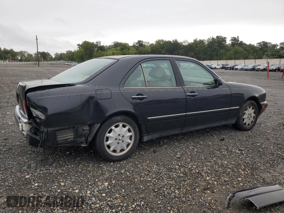 1999 Mercedes-Benz E-Class with VIN WDBJF65H9XA929577, listed as a Copart auction lot 71932364 with 84,806 mi miles and Salvage Title. Bid and sale history available at carsss.com. Image 3.