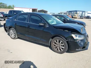 2014 Volkswagen Jetta SE with VIN 3VWD07AJ9EM404238, listed as a IAAI auction lot 42010515 with 133,274 mi miles and . Bid and sale history available at DreamBid. Image 1.