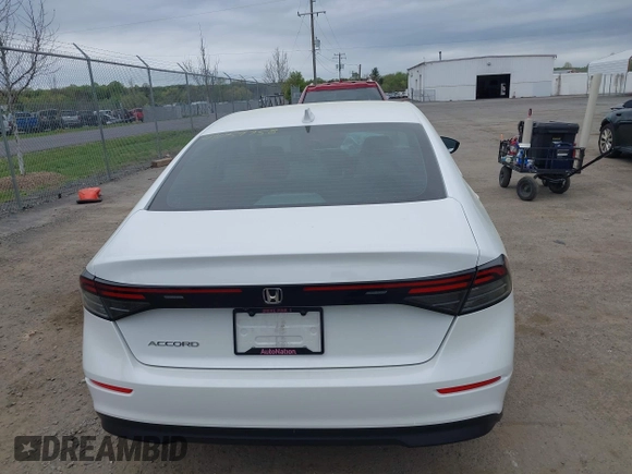 2024 Honda Accord LX z VIN 1HGCY1F20RA058803, wystawiony jako IAAI lot #42059758 z przebiegiem 13 071 mil mil oraz . Historia ofert i sprzedaży dostępna na DreamBid. Obrazek 16.