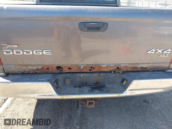 2003 Dodge 1500 ST z VIN 1D7HU18D33J644973, wystawiony jako IAAI lot #41992108 z przebiegiem 176 023 mil mil oraz . Historia ofert i sprzedaży dostępna na DreamBid. Obrazek 6.