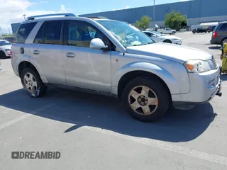 2007 Saturn VUE V6 z VIN 5GZCZ53467S873263, wystawiony jako IAAI lot #42253824 z przebiegiem 157 810 mil mil oraz . Historia ofert i sprzedaży dostępna na DreamBid. Obrazek 1.