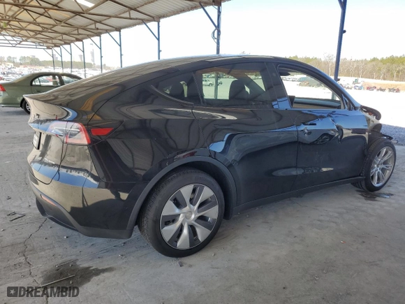 2024 Tesla Model Y Long Range with VIN 7SAYGDEE3RF983588, listed as a Copart auction lot 46408615 with 10,639 mi miles and Salvage Title. Bid and sale history available at carsss.com. Image 3.