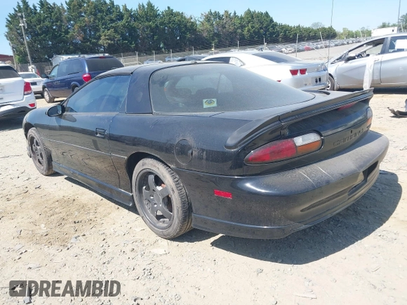 1998 Chevrolet Camaro Z28 z VIN 2G1FP22G2W2118336, wystawiony jako IAAI lot #42112851 z przebiegiem 122 385 mil mil oraz . Historia ofert i sprzedaży dostępna na DreamBid. Obrazek 3.