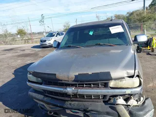 2002 Chevrolet Silverado 1500 LS with VIN 1GCEK19T12E297692, listed as a IAAI auction lot 41844862 with 236,937 mi miles. Bid and sale history available at carsss.com. Image 12.