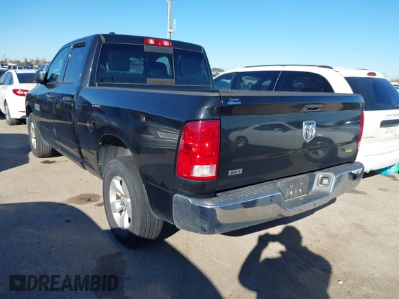 2017 Ram 1500 SLT z VIN 1C6RR6GG6HS676186, wystawiony jako IAAI lot #41291075 z przebiegiem 133 016 mil mil oraz . Historia ofert i sprzedaży dostępna na DreamBid. Obrazek 3.