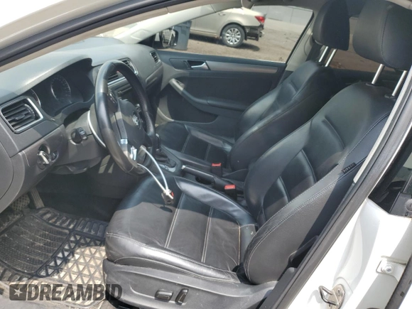 2013 Volkswagen Jetta SEL with VIN 3VWLX7AJ3DM449519, listed as a Copart auction lot 56402775 with 120,127 mi miles and Salvage title. Bid and sale history available at DreamBid. Image 7.