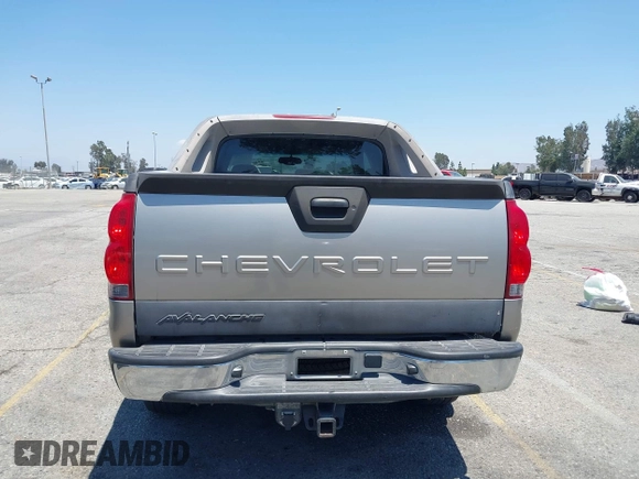 2003 Chevrolet Avalanche z VIN 3GNEC13T03G283368, wystawiony jako IAAI lot #42642951 z przebiegiem 177 383 mil mil oraz . Historia ofert i sprzedaży dostępna na DreamBid. Obrazek 16.