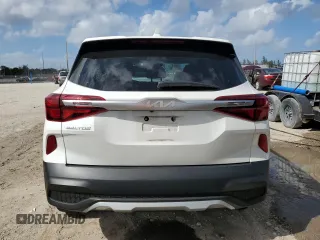 2023 Kia Seltos LX z VIN KNDEPCAA7P7461188, wystawiony jako Copart lot #51979035 z przebiegiem 22 962 mil mil oraz Szkoda całkowita • Salvage title. Historia ofert i sprzedaży dostępna na DreamBid. Obrazek 6.
