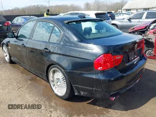 2009 BMW 3 Series 328i z VIN WBAPH73569E128649, wystawiony jako IAAI lot #41865103 z przebiegiem 238 385 mil mil oraz . Historia ofert i sprzedaży dostępna na DreamBid. Obrazek 3.
