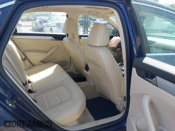 2013 Volkswagen Passat SE z VIN 1VWBN7A36DC047286, wystawiony jako IAAI lot #42243855 z przebiegiem 65 386 mil mil oraz . Historia ofert i sprzedaży dostępna na DreamBid. Obrazek 8.