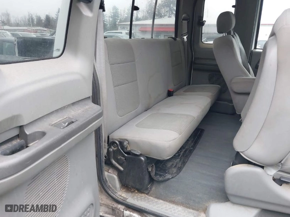 2004 Ford Super Duty F-350 SRW XL with VIN 1FTSX31P24EC26020, listed as a IAAI auction lot 41159156 with 1 mi miles. Bid and sale history available at carsss.com. Image 8.