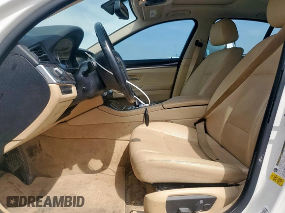 2014 BMW 5 Series 535i z VIN WBA5B1C59ED482543, wystawiony jako Copart lot #53393975 z przebiegiem 123 837 mil mil oraz Czysty tytuł • Clean title. Historia ofert i sprzedaży dostępna na DreamBid. Obrazek 7.