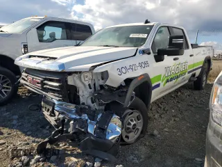 2024 GMC Sierra 2500HD Pro with VIN 1GT49LE77RF277379, listed as a Copart auction lot 64448134 with 13,434 mi miles and Salvage title. Bid and sale history available at DreamBid. Image 1.