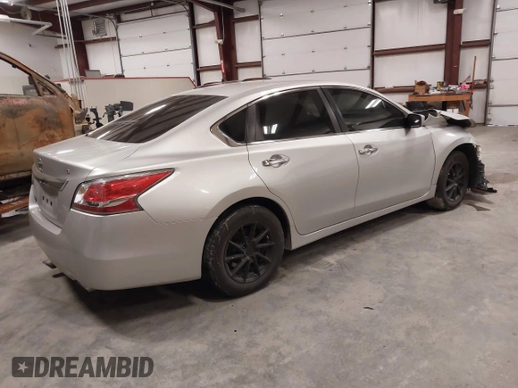 2015 Nissan Altima SV with VIN 1N4AL3APXFC428325, listed as a IAAI auction lot 41413555 with 136,778 mi miles and . Bid and sale history available at DreamBid. Image 4.