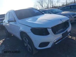 2017 Mercedes-Benz GLC with VIN WDC0G4JB7HF200363, listed as a IAAI auction lot 41720562 with 81,764 mi miles. Bid and sale history available at carsss.com. Image 1.