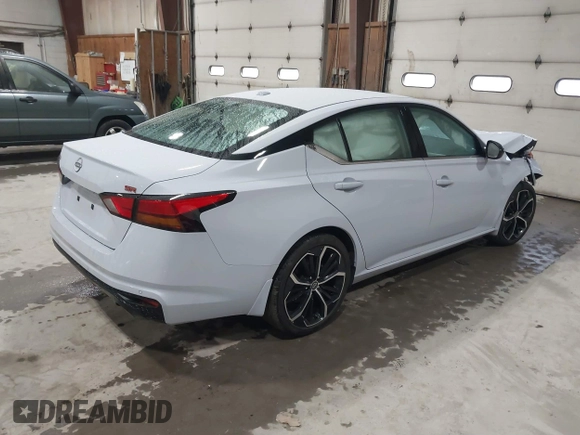 2025 Nissan Altima SR with VIN 1N4BL4CV8SN336988, listed as a IAAI auction lot 41807447 with 5,263 mi miles and . Bid and sale history available at DreamBid. Image 4.