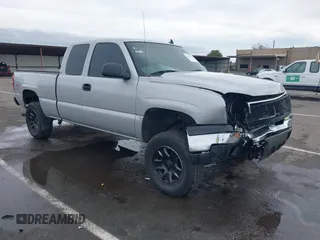 2006 Chevrolet Silverado 1500 LT2 with VIN 1GCEK19B96Z245538, listed as a IAAI auction lot 41492103 with 130,957 mi miles. Bid and sale history available at carsss.com. Image 1.