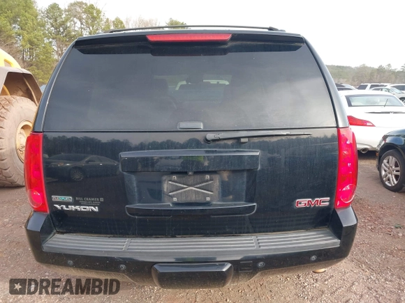 2012 GMC Yukon SLT with VIN 1GKS1CE06CR104447, listed as a IAAI auction lot 41589823 with 183,003 mi miles. Bid and sale history available at carsss.com. Image 16.