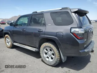 2021 Toyota 4Runner SR5 with VIN JTEMU5JR0M5962609, listed as a Copart auction lot 55848695 with 61,595 mi miles and Salvage title. Bid and sale history available at DreamBid. Image 2.