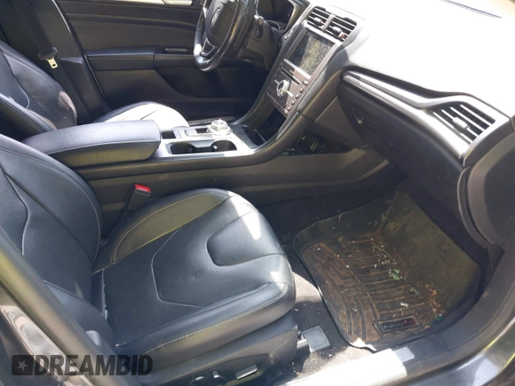 2019 Ford Fusion Titanium with VIN 3FA6P0D93KR124299, listed as a IAAI auction lot 40182478 with 73,408 mi miles. Bid and sale history available at carsss.com. Image 5.