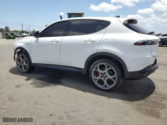 2024 Alfa Romeo Tonale Veloce with VIN ZASPATDW7R3051085, listed as a Copart auction lot 54523695 with 15,729 mi miles and Salvage Title. Bid and sale history available at carsss.com. Image 2.