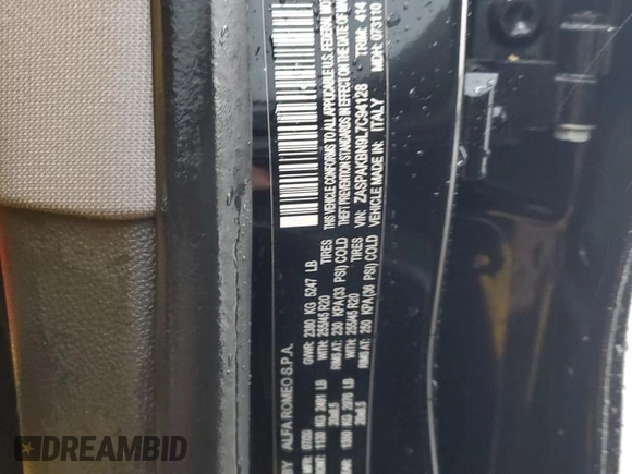 2020 Alfa Romeo Stelvio Ti z VIN ZASPAKBN9L7C94128, wystawiony jako Copart lot #56129775 z przebiegiem 54 042 mil mil oraz Szkody całkowita. Historia ofert i sprzedaży dostępna na DreamBid. Obrazek 13.