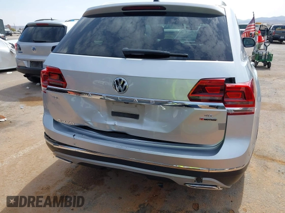 2018 Volkswagen Atlas SEL with VIN 1V2MR2CAXJC537383, listed as a IAAI auction lot 42353413 with 121,626 mi miles and . Bid and sale history available at DreamBid. Image 6.